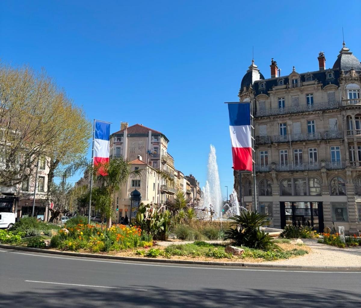 Grand Appartement De 100M2 -Allee Paul Riquet Beziers - 4Chambres - Wifi- Tv Connectee ภายนอก รูปภาพ